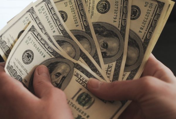 Volba prezidenta USA je stále více záležitostí peněz.