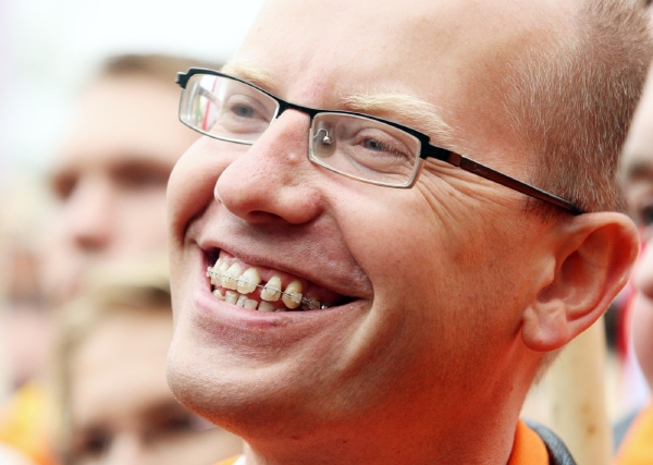 Šéf ČSSD Bohuslav Sobotka je překvapen prudérní reakcí na jeho vtip o zubních protézách. Sám prý byl terčem vtípků, když nosil rovnátka.