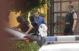 Kriminalisté obvinili Davida Ratha z přijetí sedmimilionového úplatku za zmanipulování zakázky na opravu buštěhradského zámku.