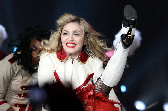 Jestli děvka, tak určitě ne vysloužilá. Madonna úmyslně budila kontroverze dvěma koncerty v Rusku.