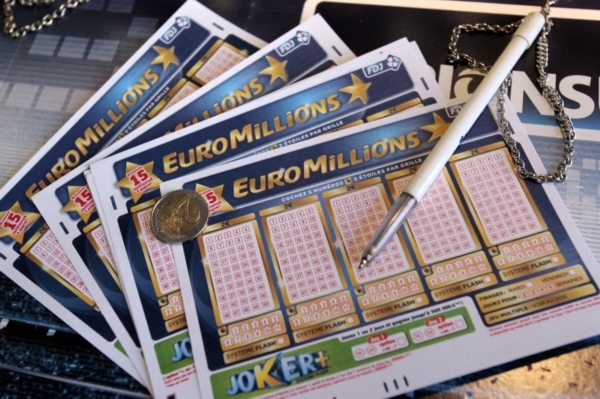 Dnes se bude hrát v loterii EuroMillions o rekordních 190 milionů eur.