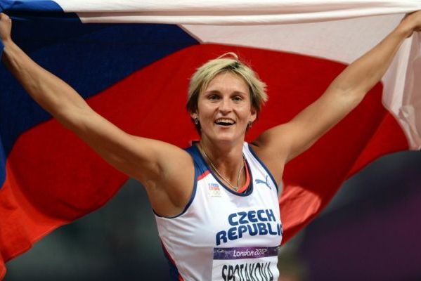 Pokud jde o sport, Češi jej prožívají daleko více než důležitá celospolečenská témata. 