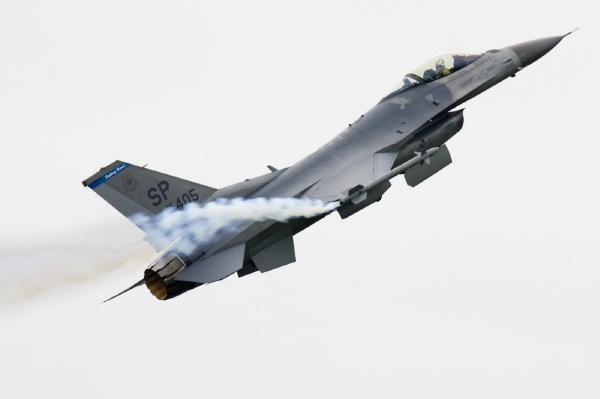 Stíhačka F-16.