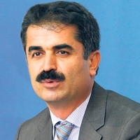 Poslanec Hüseyin Aygün.