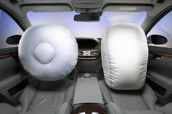Airbag spolujezdce slaví výročí, je to 25 let, co byl uložen v sériově vyráběném modelu.
