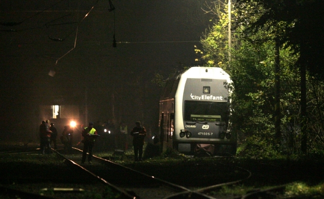 Vlak, ve kterém cestovalo pět desítek lidí, vykolejil loni 22. října večer mezi zastávkami Ostrava-Svinov a Ostrava-Vítkovice. Vlak, ve kterém cestovalo pět desítek lidí, vykolejil loni 22. října večer mezi zastávkami Ostrava-Svinov a Ostrava-Vítkovice.