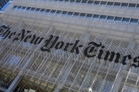 Thompson převezme firmu vydávající listy The New York Times a Boston Globe.