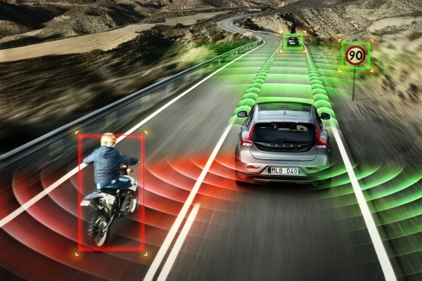 Moderní automobil je plný řidičových pomocníků.