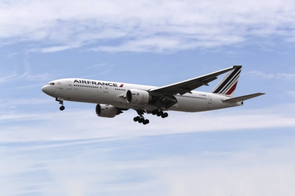 Pilot společnosti Air France požádal cestující, ať se složí na palivo (ilustrační foto).