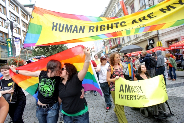 Snímek z minulého pochodu Prague Pride.