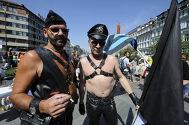Průvodem vyvrcholil 18. srpna v Praze festival homosexuálů Prague Pride. Účastníci vyšli od sochy sv. Václava a směřovali přes Václavské náměstí, po ulici 28. října na Národní a přes most Legií na Střelecký ostrov, kde se má konat koncert.