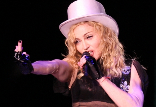 Vzkaz Putinovi? Americká zpěvačka Madonna kritizuje odsouzení členek ruské skupiny Pussy Riot.
