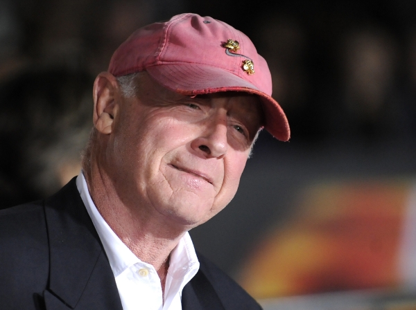 Režisér Tony Scott spáchal sebevraždu. Režisér Tony Scott spáchal sebevraždu.