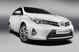 Automobilka počítá, že třetinu produkce zabere hybridní varianta.