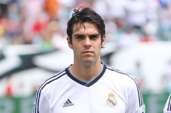 Brazilský záložník Kaká z Realu Madrid by údajně mohl do konce sezony hostovat v Manchesteru United. Brazilský záložník Kaká z Realu Madrid by údajně mohl do konce sezony hostovat v Manchesteru United.