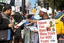 Islám je v New Yorku 400 let, hájí se muslimové. Demonstrace proti nim jsou podstatně četnější.