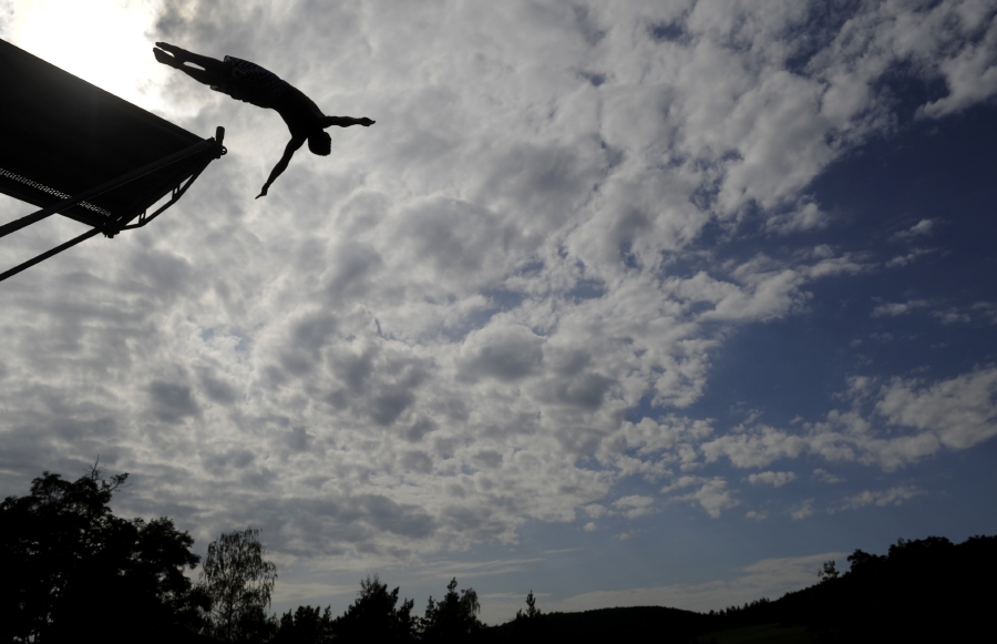 Hříměždický lom je na přelomu července a srpna každoročním dějištěm závodů Highjump ve skocích do vody.