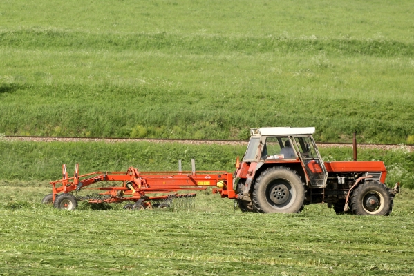 Kromě slevy na spotřební daň dostanou zemědělci také dotace na zaměstnance.