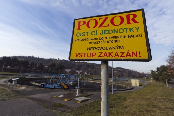 Provozní náklady na čištění odpadních vod vyjdou měsíčně asi na 3,5 milionů korun. Dvůr Králové platí ani ne polovinu. Provozní náklady na čištění odpadních vod vyjdou měsíčně asi na 3,5 milionů korun. Dvůr Králové platí ani ne polovinu.