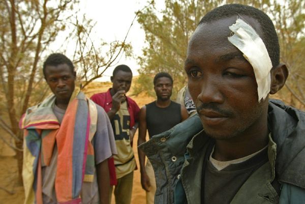 Rádoby imigranti vyhnaní marockou policí do pouště. i