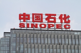 Skupina Sinopec převzala větší počet aktiv od americké energetické společnosti Devon Energy.