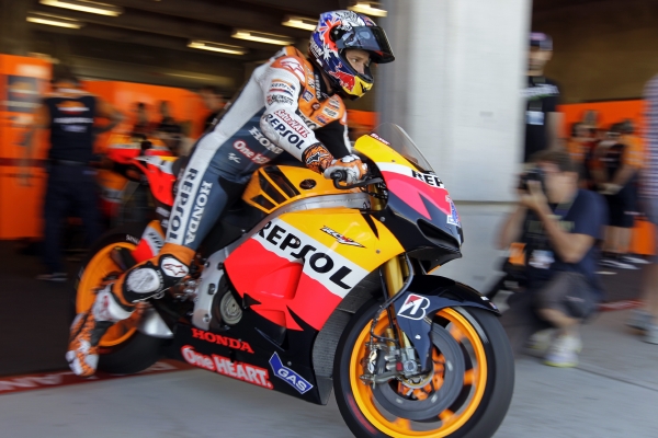Loučící se Casey Stoner se v Brně bohužel nakonec neukáže.