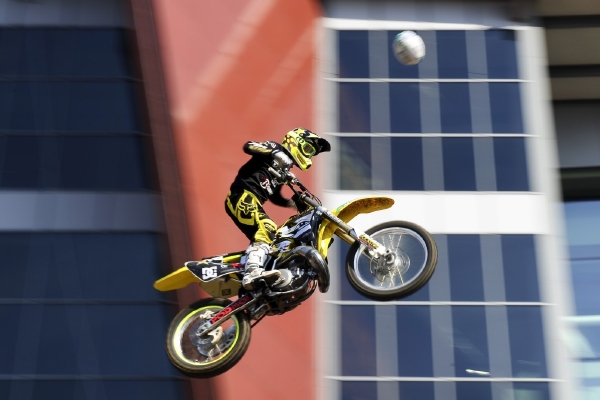 Světový šampion ve freestyle motocrossu Libor Podmol. Světový šampion ve freestyle motocrossu Libor Podmol.