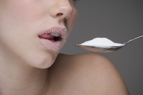 Potravina nebo droga? Podle lékařů může přemíra cukru vést až k vážným zdravotním komplikacím.