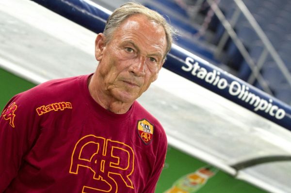 Fotbalový trenér Zdeněk Zeman v neděli zažije po sedmi letech obnovenou premiéru v italské lize. Fotbalový trenér Zdeněk Zeman v neděli zažije po sedmi letech obnovenou premiéru v italské lize.