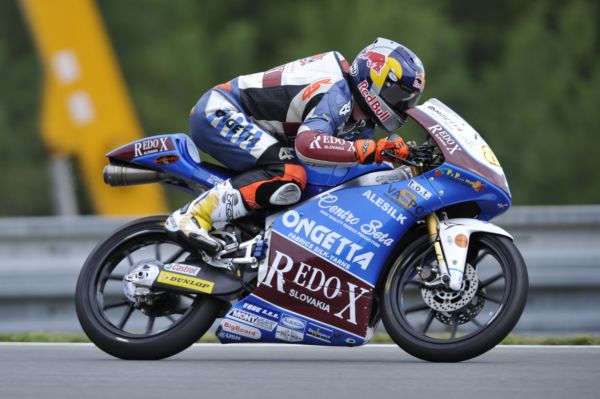 Motocyklista Jakub Kornfeil zajel první den Velké ceny České republiky druhý čas v kategorii Moto3. Motocyklista Jakub Kornfeil zajel první den Velké ceny České republiky druhý čas v kategorii Moto3.