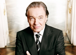 Zpěvák Karel Gott.