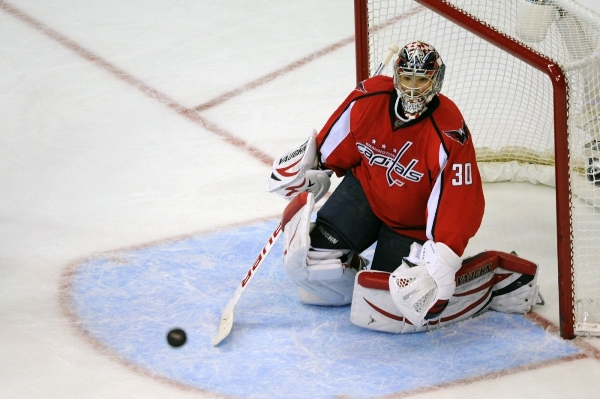 Brankář Washingtonu Michal Neuvirth.