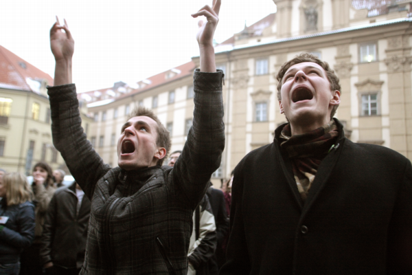 Demonstrace před pražskou radnicí v roce 2010.