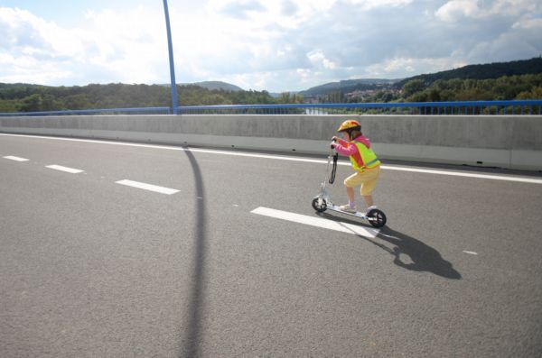 Dálnice, kam nesmějí auta. To bude až do poloviny příštího roku nová část D1 k polské hranici.