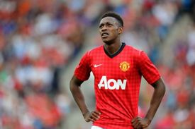 Mladík Welbeck si bude muset na sportovní vůz alespoň dva roky počkat.