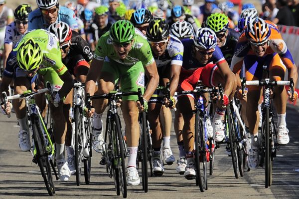Německý cyklista John Degenkolb vyhrál po dni volna v hromadném spurtu desátou etapu Vuelty a připsal si už čtvrté dílčí vítězství. 