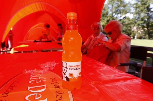 Oranžový životabudič. Limonáda, která způsobila rozruch.