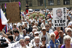 Náklady důchodců rostou. I proto letos protestovali proti nižší valorizaci penzí.