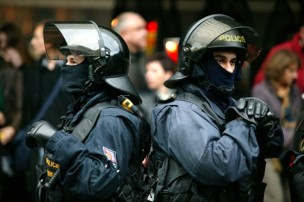Policie musela zasahovat na akci, kterou žena svolala přes sociální síť (ilustrační foto). Policie musela zasahovat na akci, kterou žena svolala přes sociální síť (ilustrační foto).
