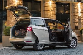 Novinářům byl představený při praktických jízdách nový Ford B-Max. 