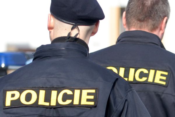 Policisté zatkli gang podvodníků (ilustrační foto). Policisté zatkli gang podvodníků (ilustrační foto).