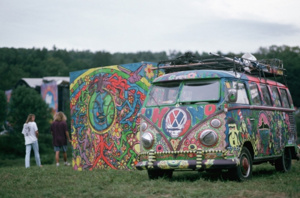 Symbolické rysy festivalu Woodstock který poprvé proběhl v roce 1969 (ilustrační foto).
