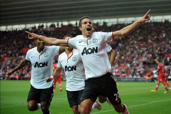 Robin van Persie nastřílel v posledním utkání tři góly.