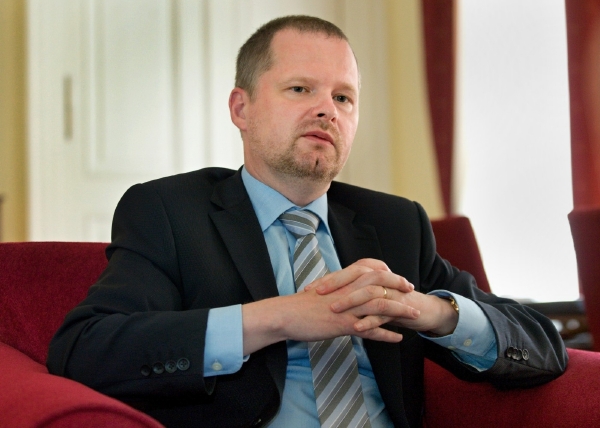 Ministr školství Petr Fiala. Ministr školství Petr Fiala.