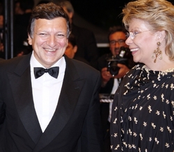 Redingové (vpravo) se Barroso v čele komise moc líbí. Možná nejen tam.