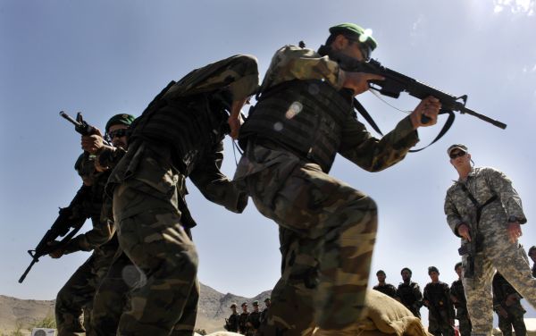Američané cvičí afghánské vojáky.