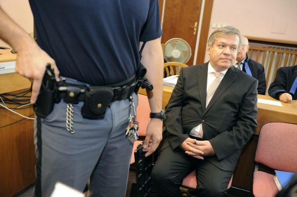 Jaroslav Barták je obžalovaný za sexuální napadání svých asistentek.