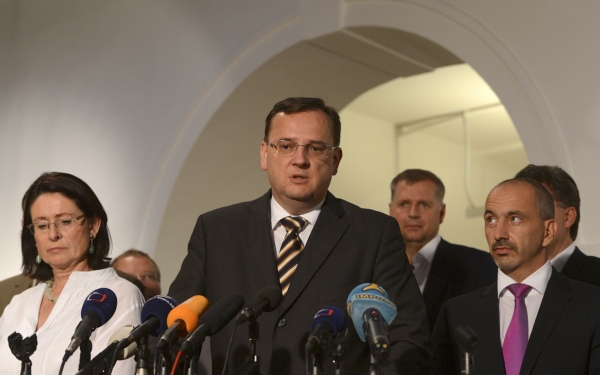Zleva předsedkyně Poslanecké sněmovny Miroslava Němcová, premiér Petr Nečas, ministr zemědělství Petr Bendl a ministr průmyslu a obchodu Martin Kuba. Zleva předsedkyně Poslanecké sněmovny Miroslava Němcová, premiér Petr Nečas, ministr zemědělství Petr Bendl a ministr průmyslu a obchodu Martin Kuba.
