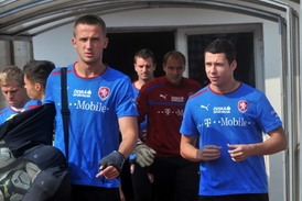 Tomáš Pekhart (vlevo) na reprezentačním srazu před zápasem s Dánskem.