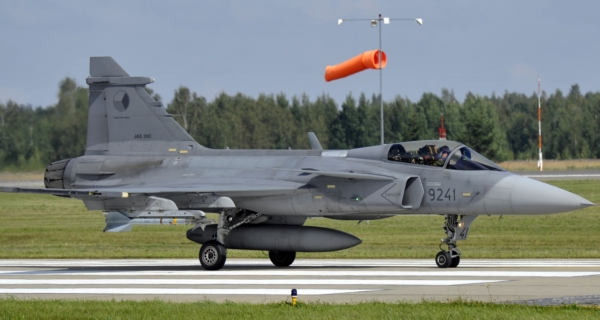 Čeští piloti budou prostor nad Pobaltím střežit až do ledna 2013. Čeští piloti budou prostor nad Pobaltím střežit až do ledna 2013.